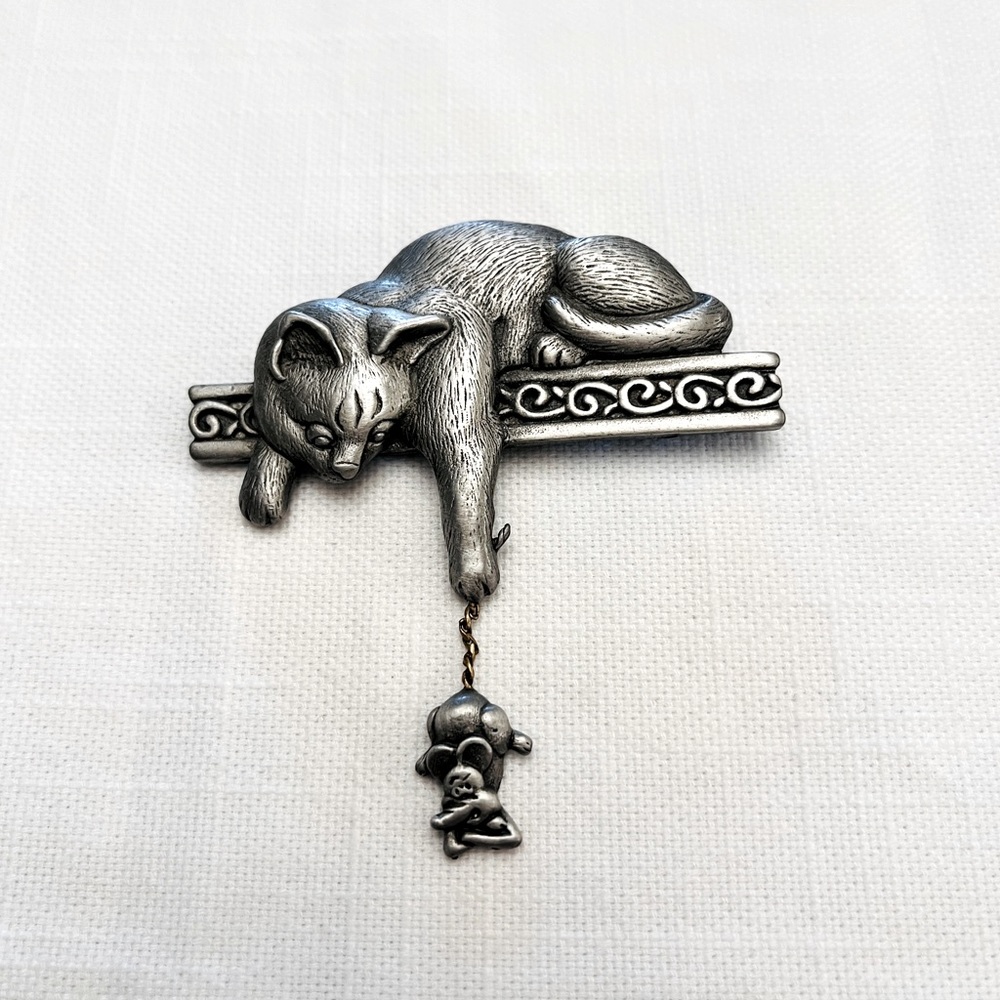 Vintage SIGNED JJ Jonette Brooch Pin- Cat On Shelf w/ Mouse- Pewter